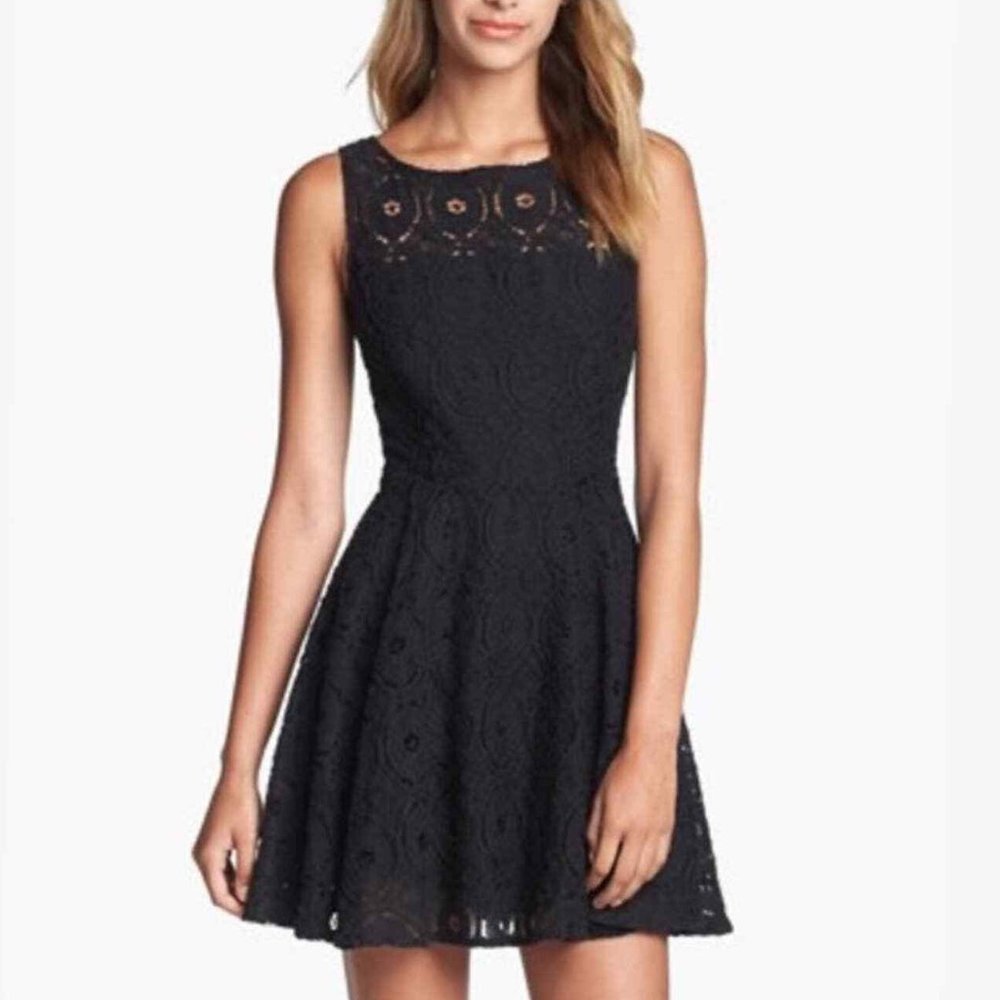 BB Dakota Black or Navy Lace Dress Fit and Flare Mini Sleeveless Cocktail Party